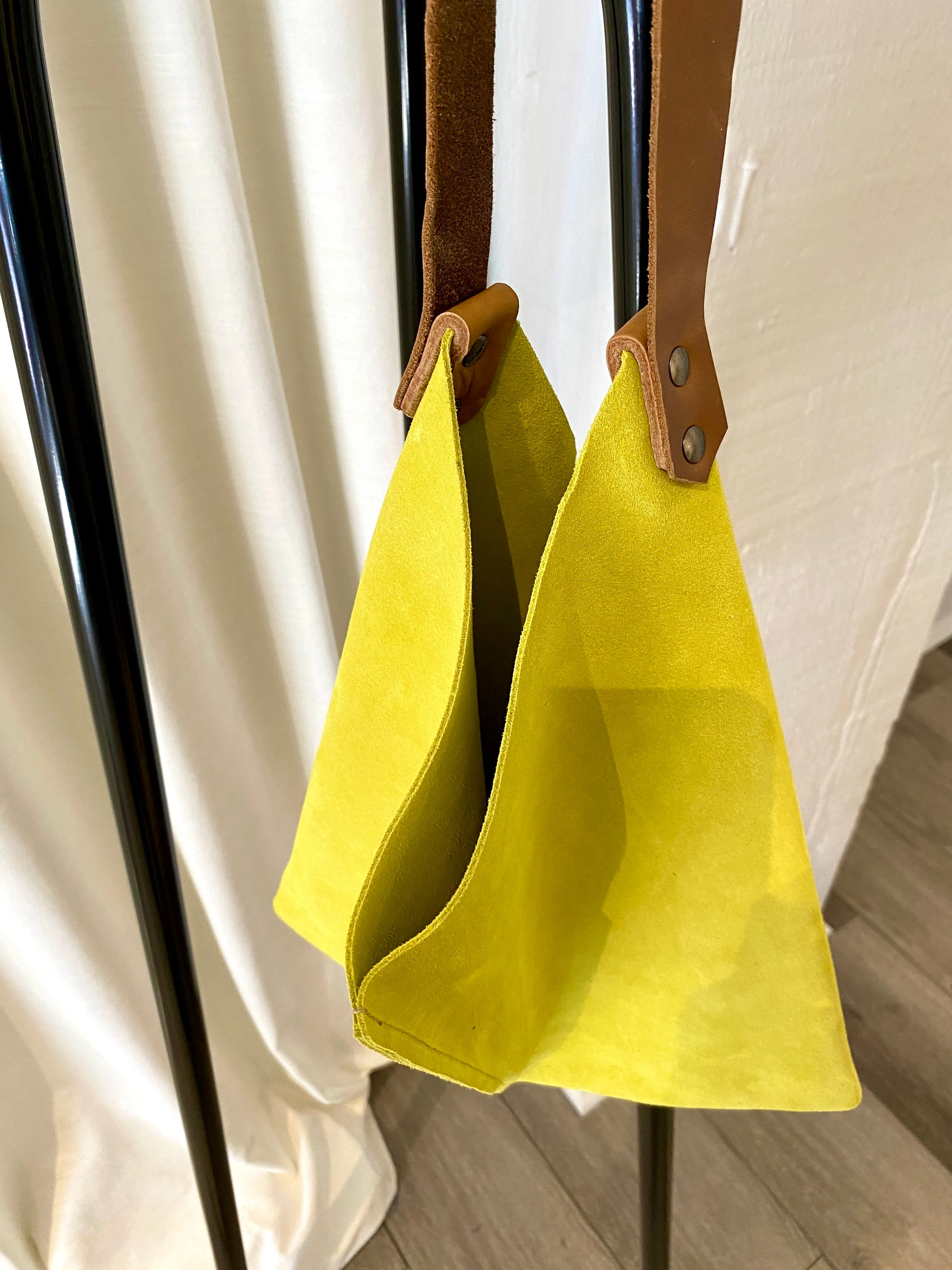 Assorted pieces - Yuzu yellow-green suede