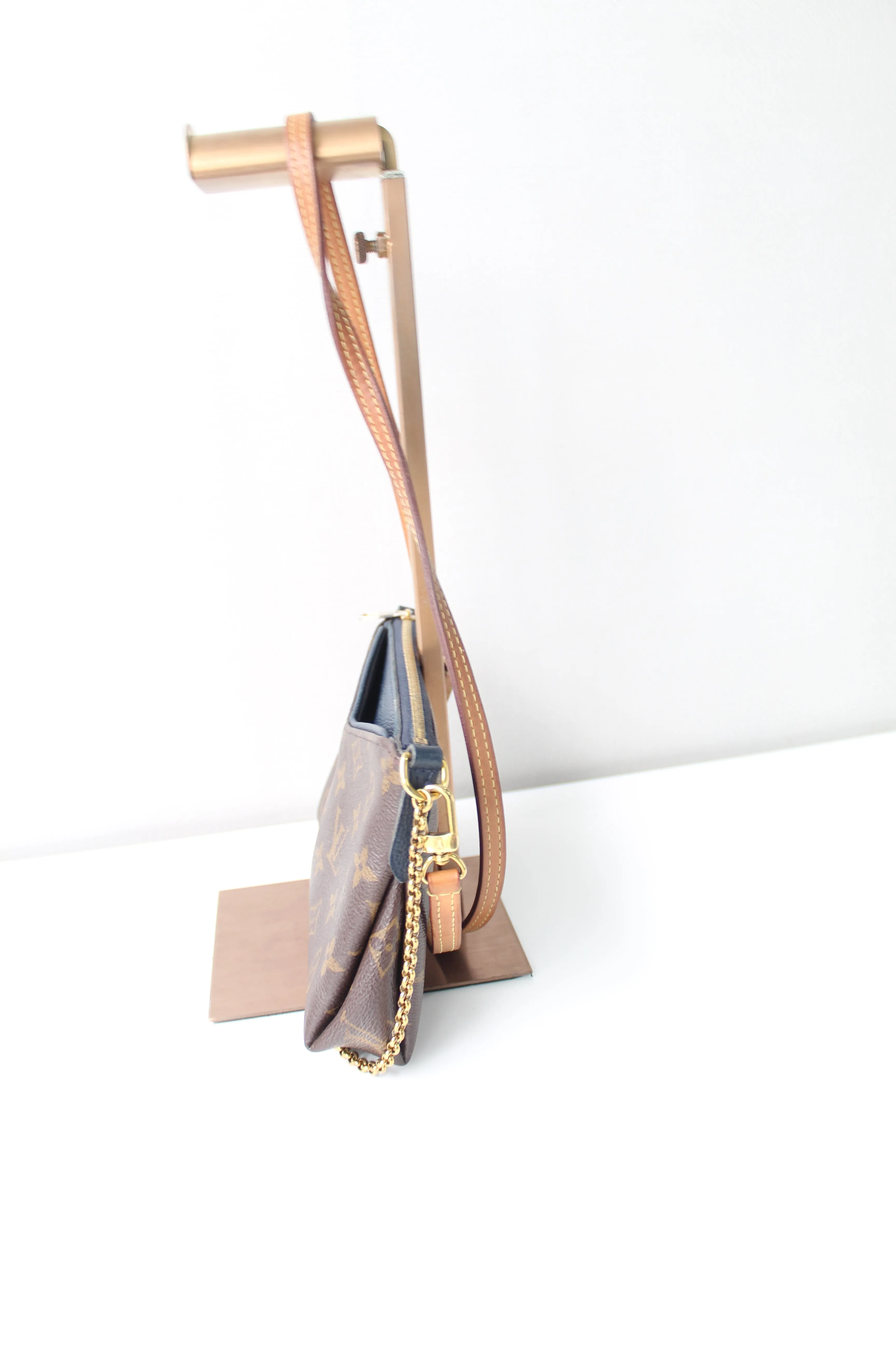 Louis Vuitton Pallas Pochette